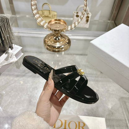 CD 26 Flat Sandals Black Patent Leather 592264