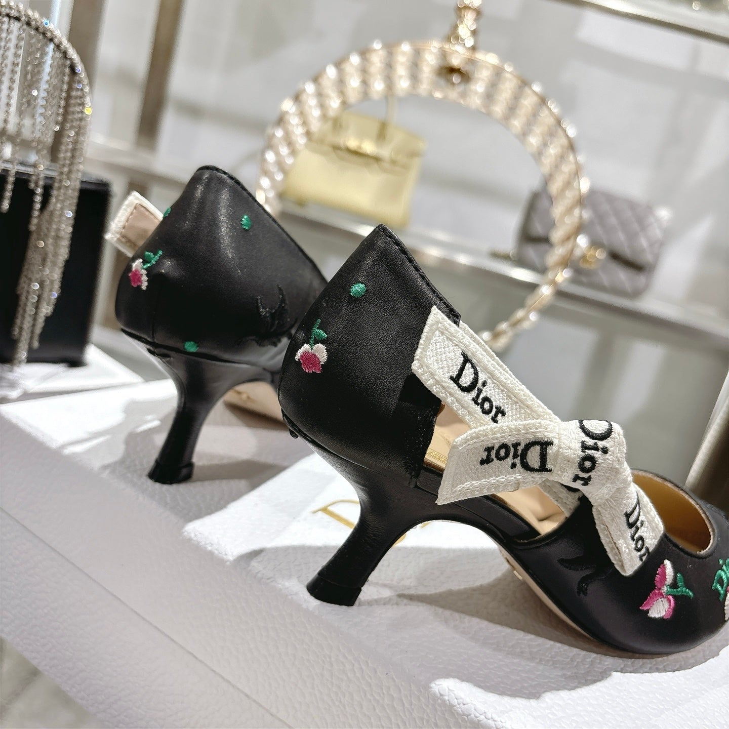 CD 26 High Heel Pump Flower 45 Black Sheepskin Ribbon 679717