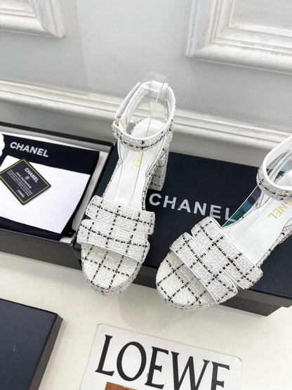 CC 26s HighHeeled Platform Sandals 85 White Black Tweed 631864
