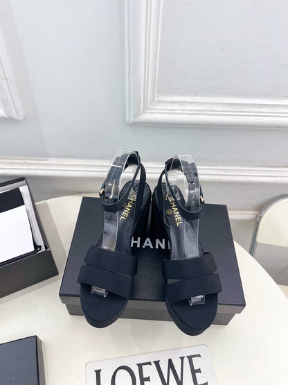 CC 26s HighHeeled Platform Sandals 85 Black Striped Fabric 631870
