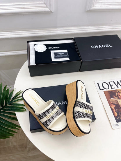 Chanel 2026 Woven Platform Slippers Sheepskin 831534